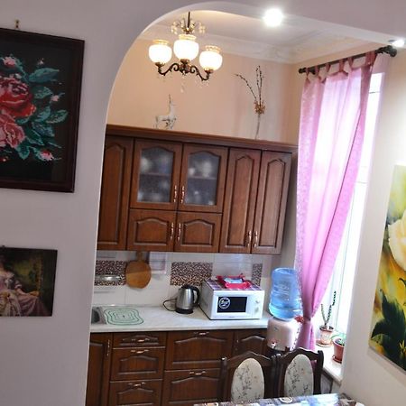Apartment On Shevchenka Boulevard テルノーピリ エクステリア 写真