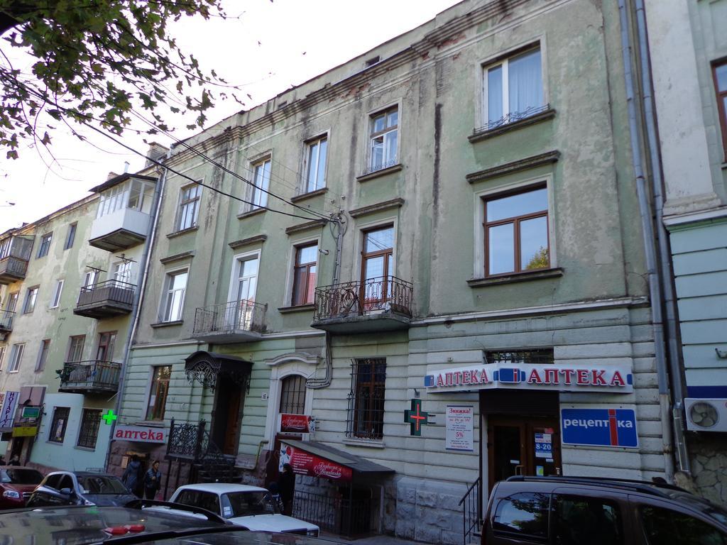 Apartment On Shevchenka Boulevard テルノーピリ エクステリア 写真