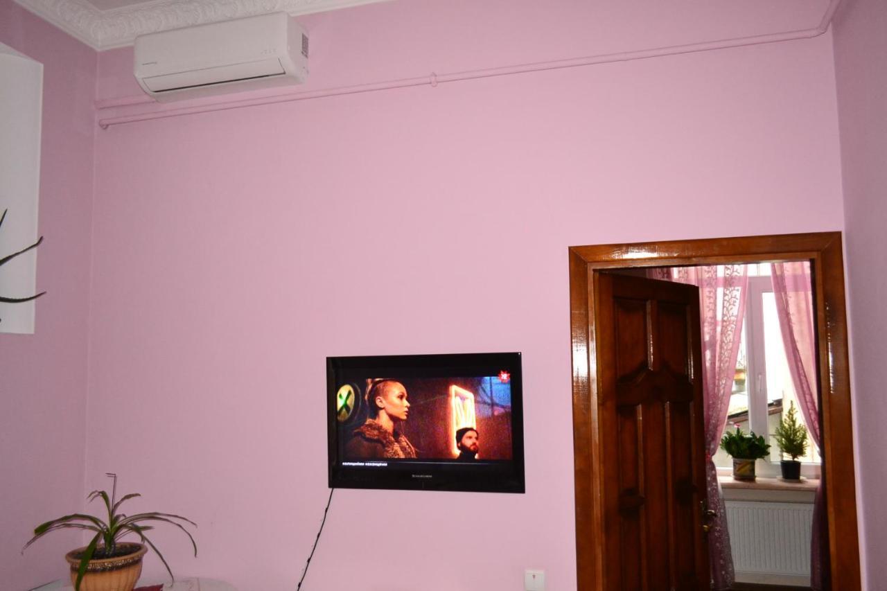 Apartment On Shevchenka Boulevard テルノーピリ エクステリア 写真