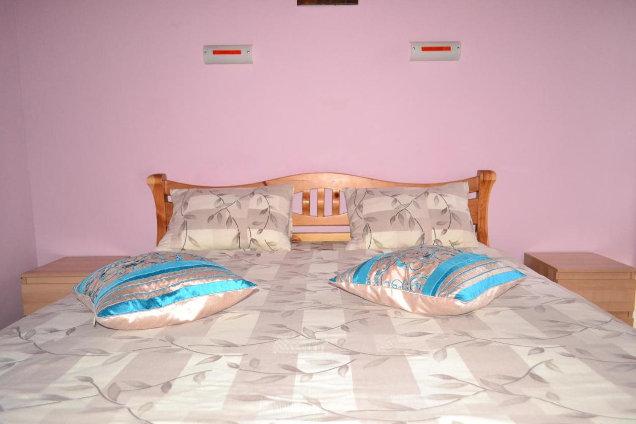 Apartment On Shevchenka Boulevard テルノーピリ エクステリア 写真