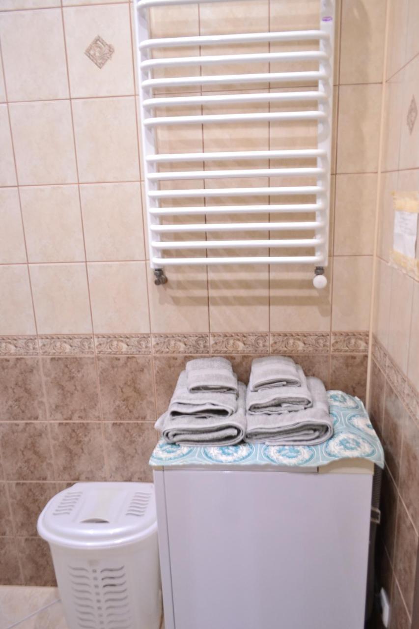 Apartment On Shevchenka Boulevard テルノーピリ エクステリア 写真