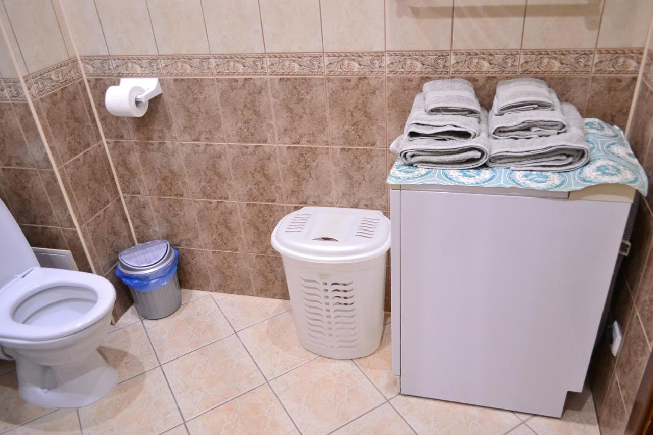 Apartment On Shevchenka Boulevard テルノーピリ エクステリア 写真