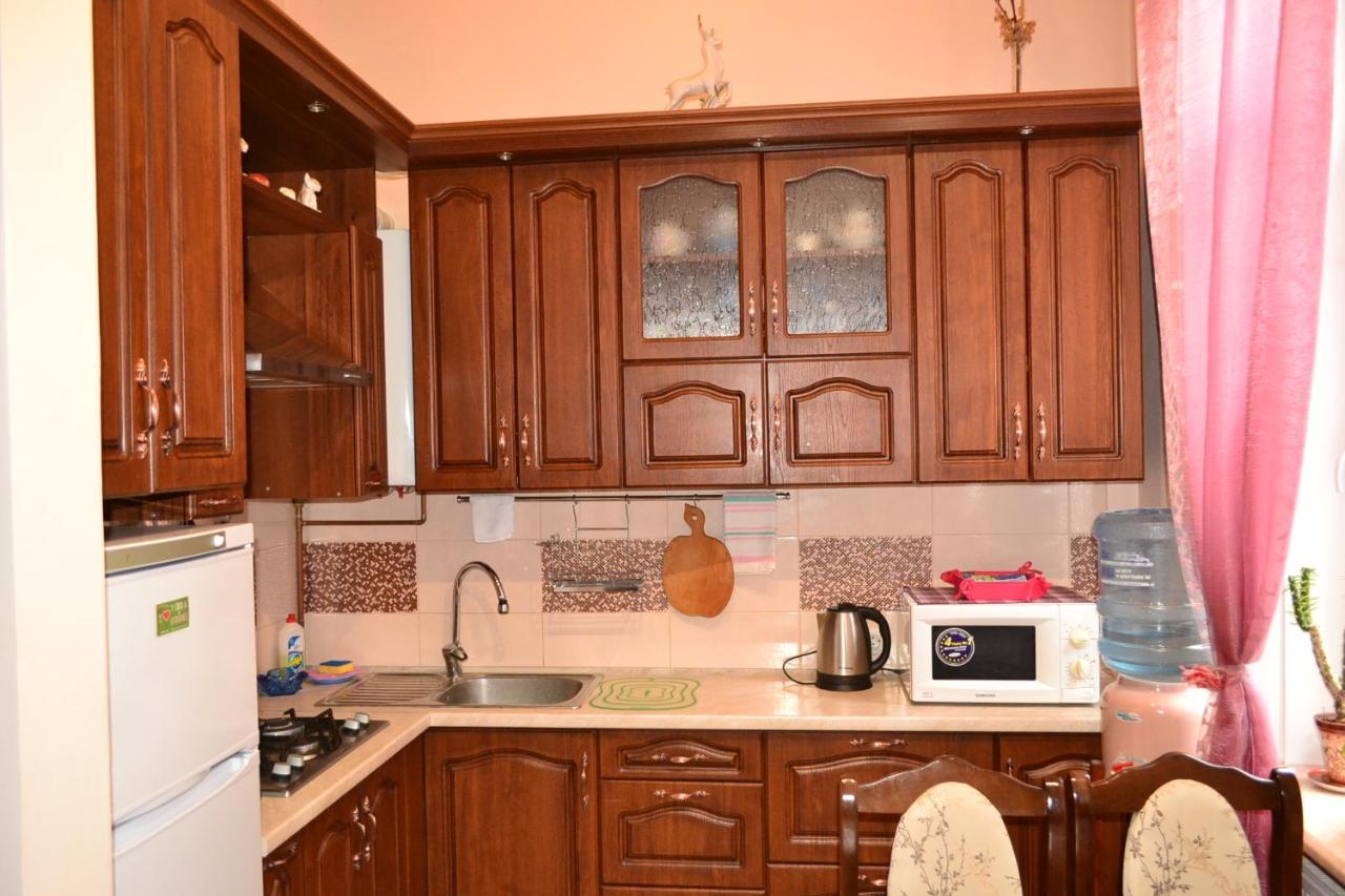 Apartment On Shevchenka Boulevard テルノーピリ エクステリア 写真