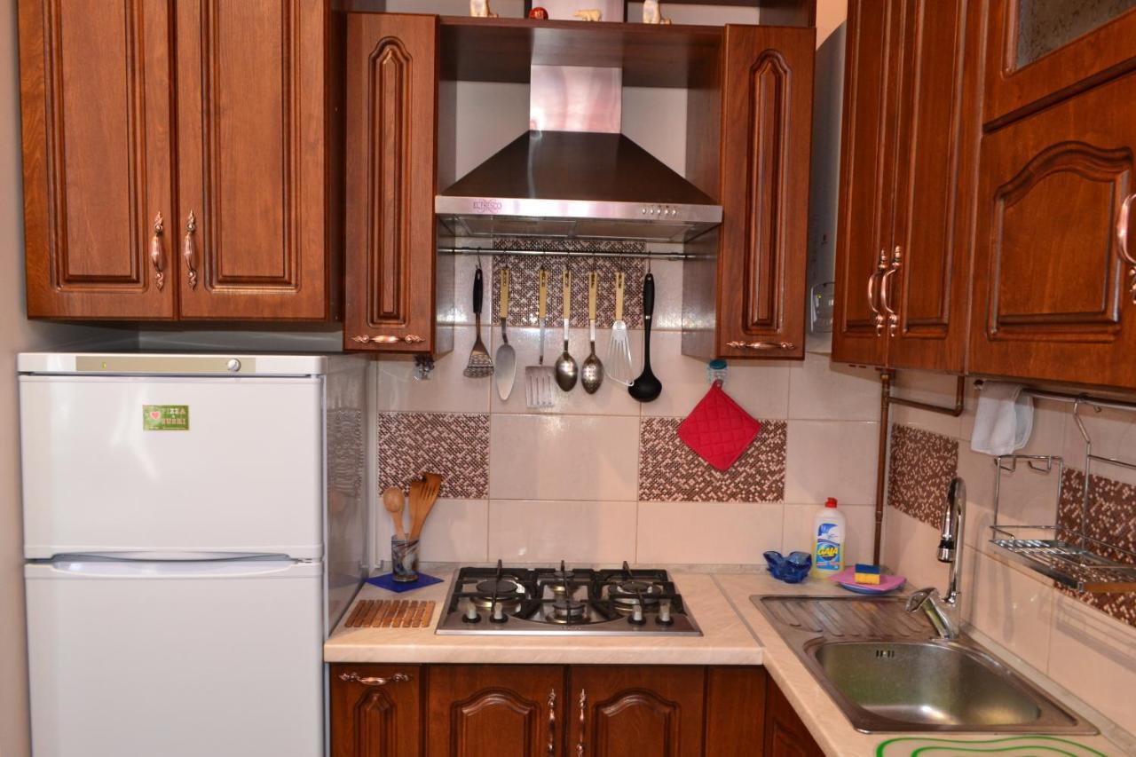 Apartment On Shevchenka Boulevard テルノーピリ エクステリア 写真