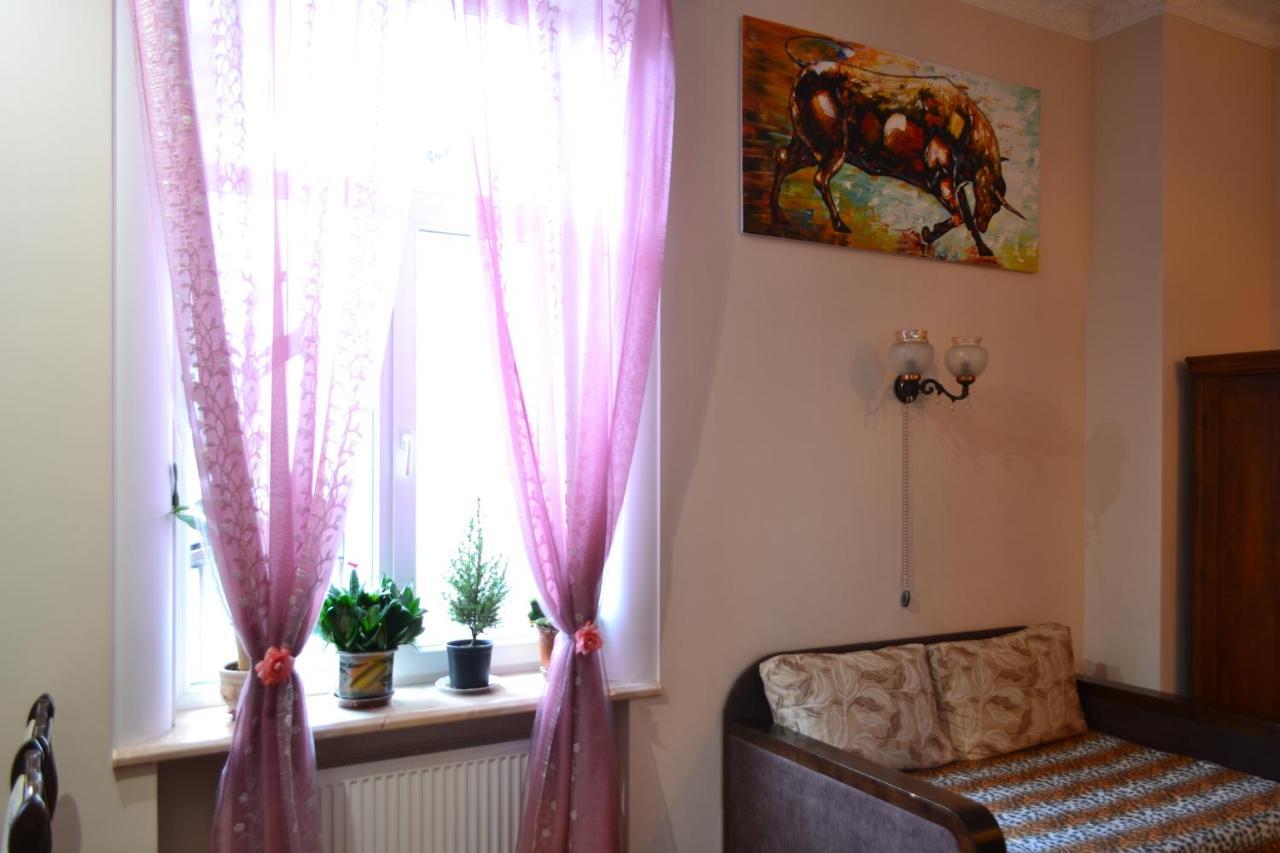 Apartment On Shevchenka Boulevard テルノーピリ エクステリア 写真