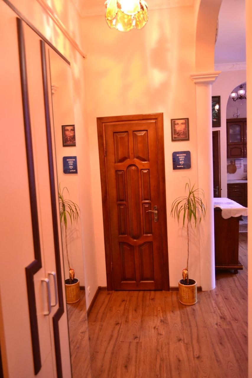 Apartment On Shevchenka Boulevard テルノーピリ エクステリア 写真