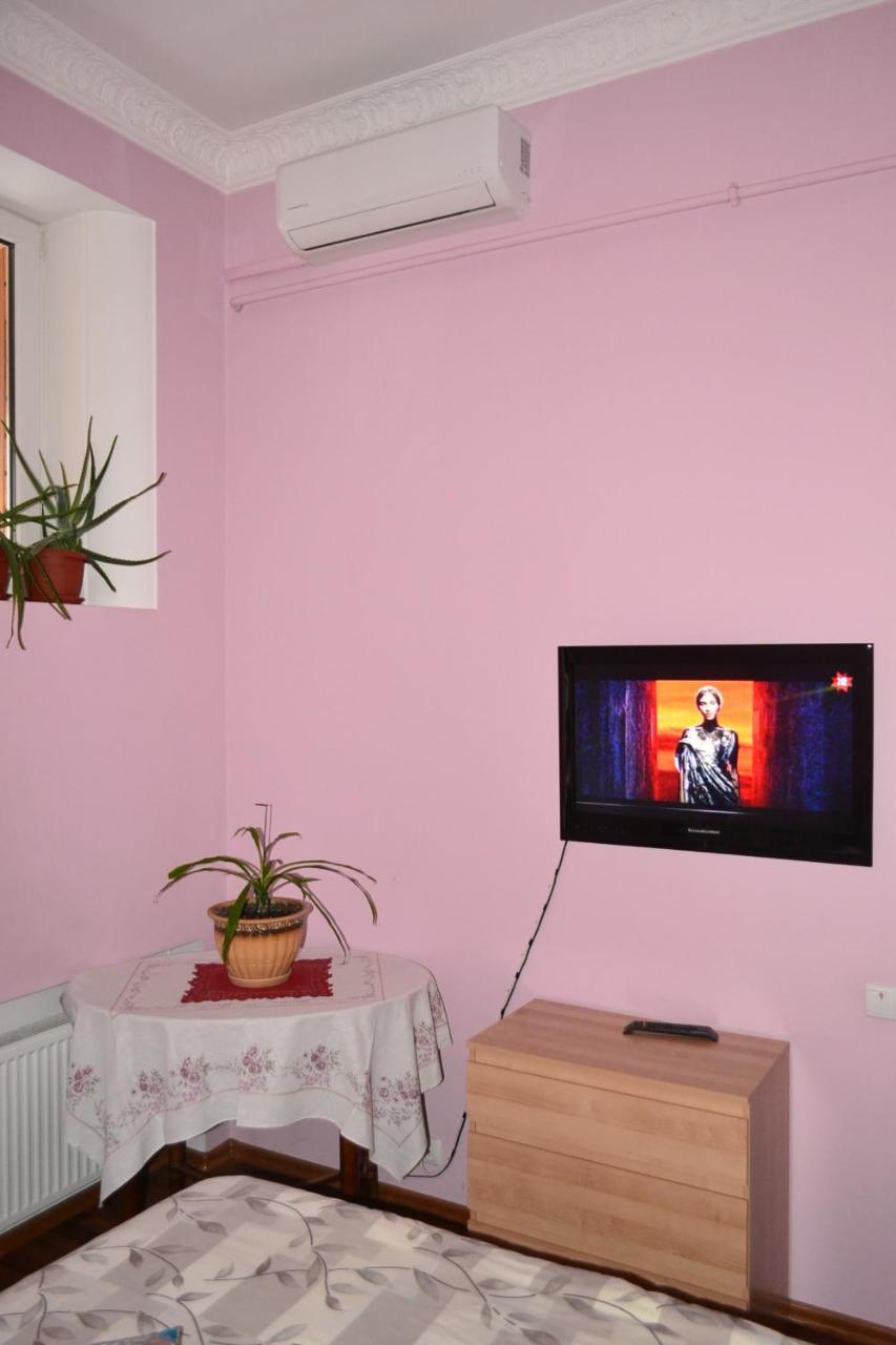Apartment On Shevchenka Boulevard テルノーピリ エクステリア 写真