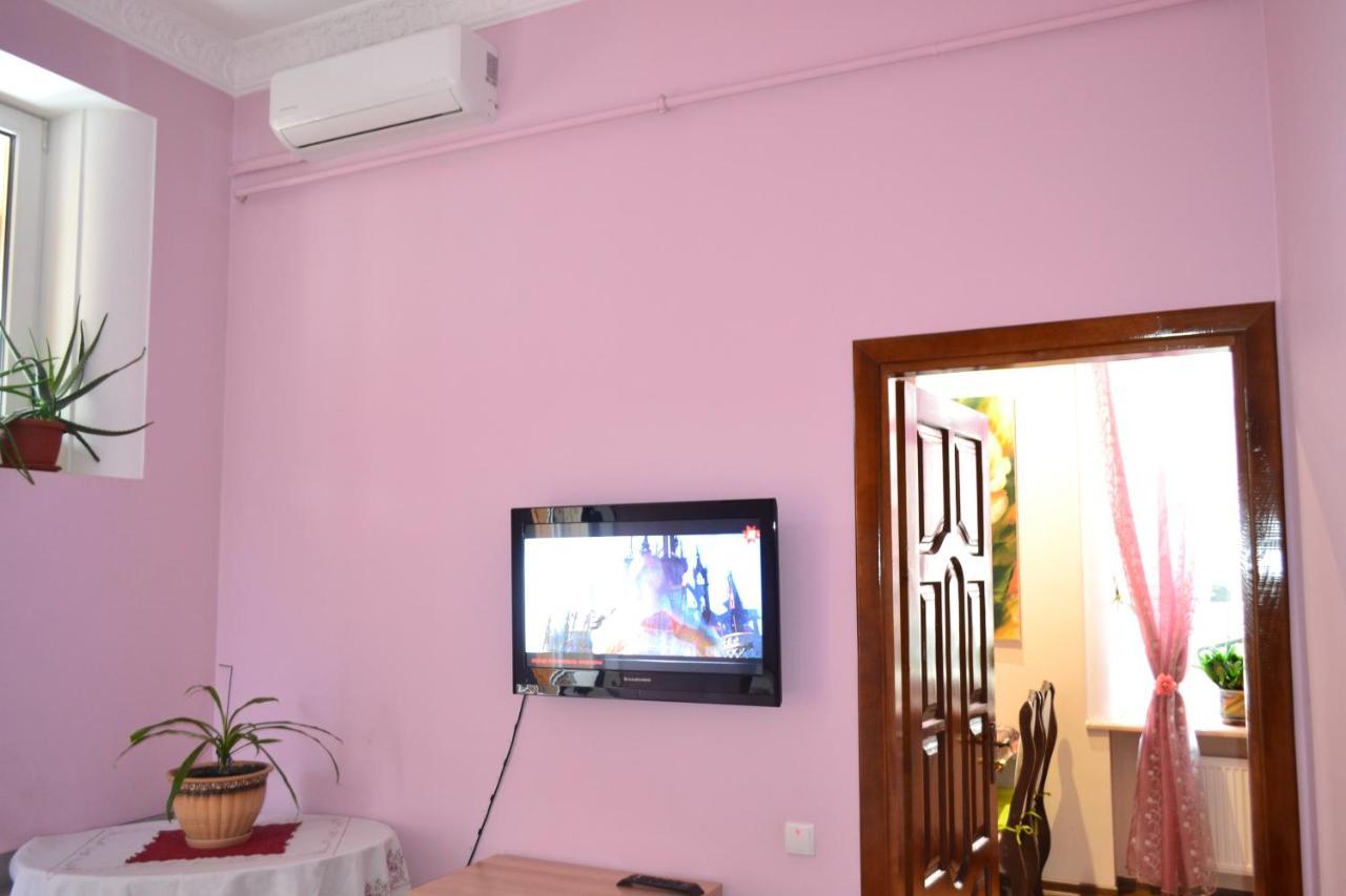 Apartment On Shevchenka Boulevard テルノーピリ エクステリア 写真