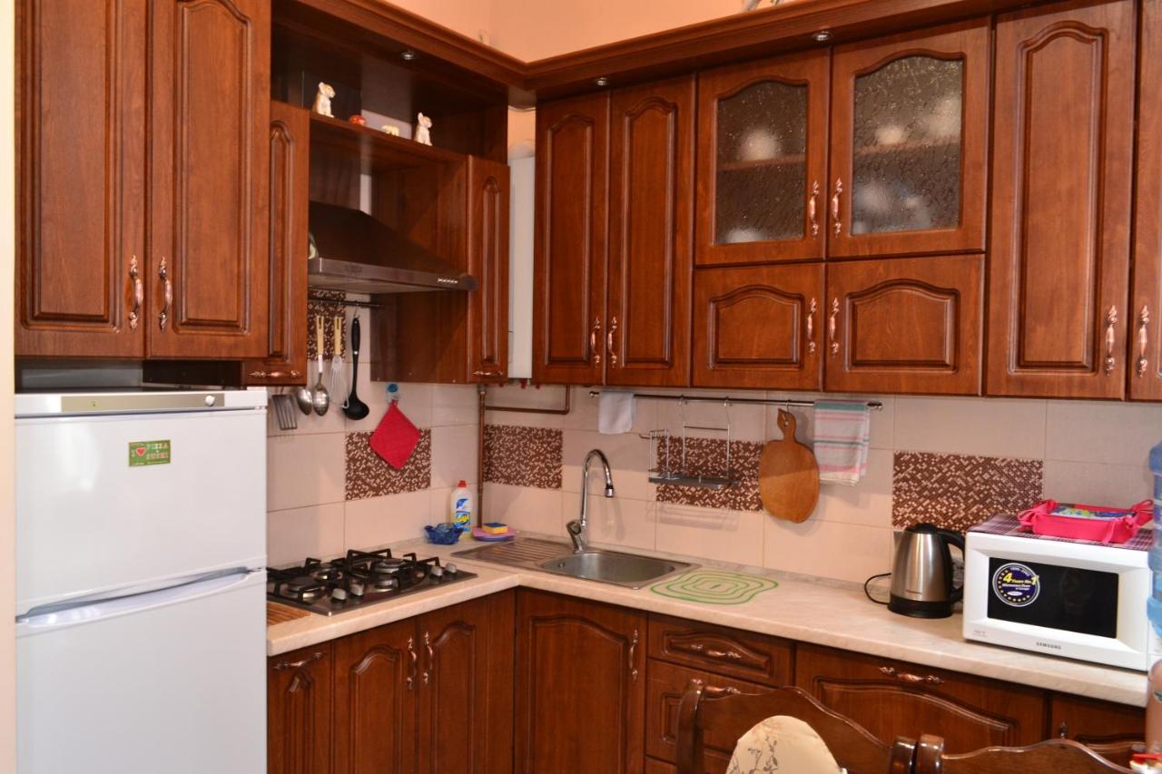 Apartment On Shevchenka Boulevard テルノーピリ エクステリア 写真
